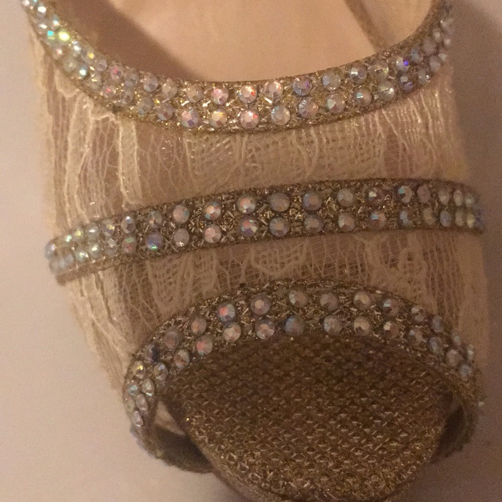 Heels - Picture 4 of 4